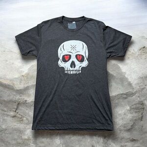 Dirty Coast NOLA That Voodoo You Do graphic grey skull tee medium